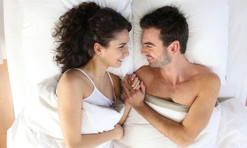 Women and men use folk remedies in bed to increase potency